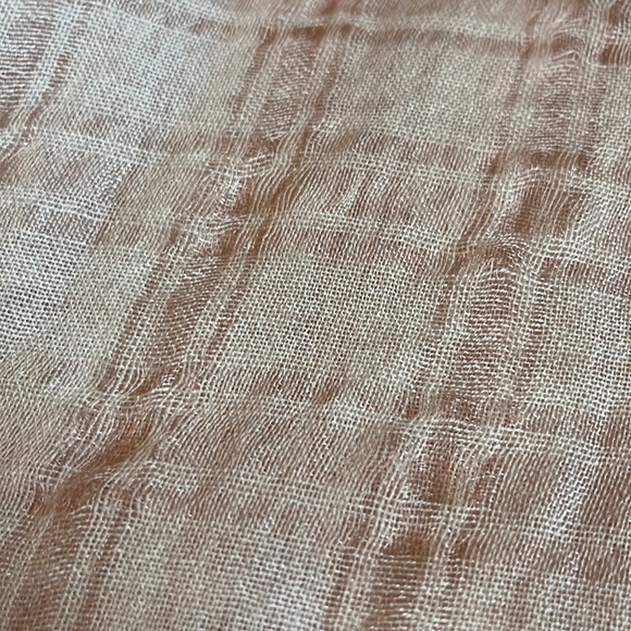 Lightweight scarf - Picture 3 of 3